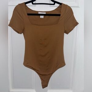 brand new light brown house of harlow short sleeve soft stretchy basic bodysuit